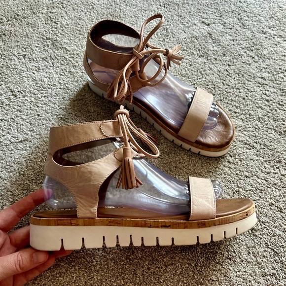 Miz Mooz Size 40 Lace Up Gladiator Tassel Ankle Strap Wedge Sandals - Picture 3 of 5